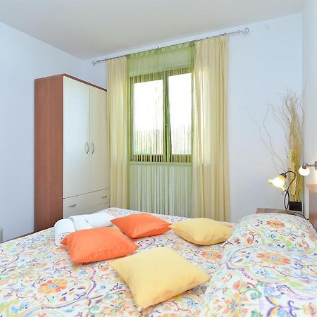 Apartment Jadranko 1761 Peroj Ngoại thất bức ảnh