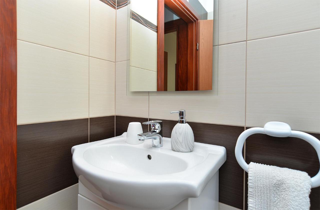 Apartment Jadranko 1761 Peroj Ngoại thất bức ảnh
