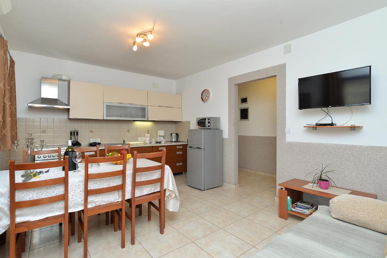 Apartment Jadranko 1761 Peroj Ngoại thất bức ảnh
