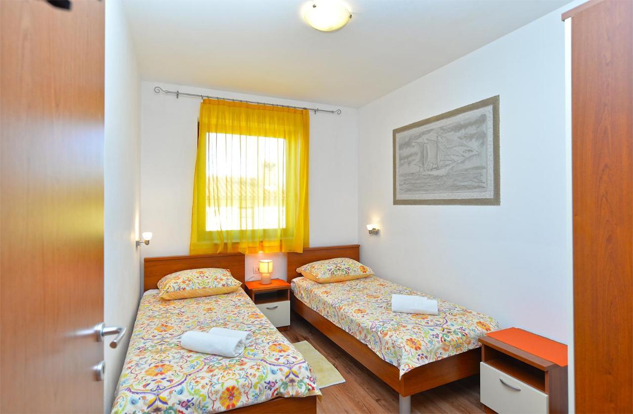 Apartment Jadranko 1761 Peroj Ngoại thất bức ảnh