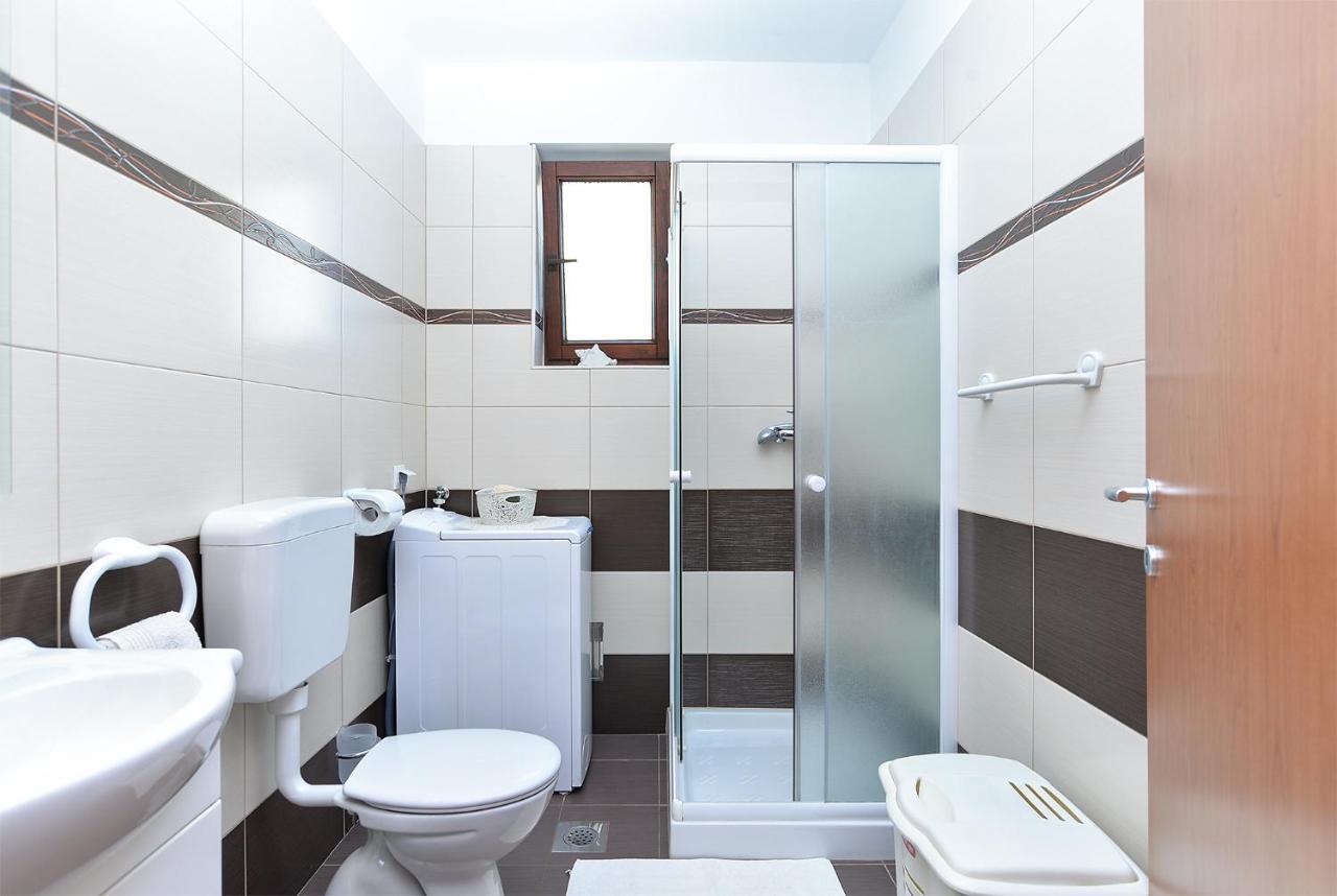 Apartment Jadranko 1761 Peroj Ngoại thất bức ảnh