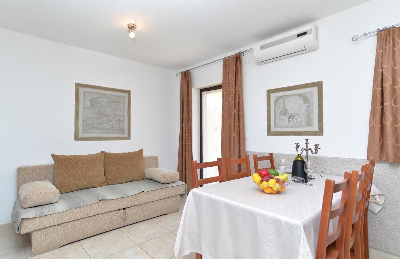 Apartment Jadranko 1761 Peroj Ngoại thất bức ảnh