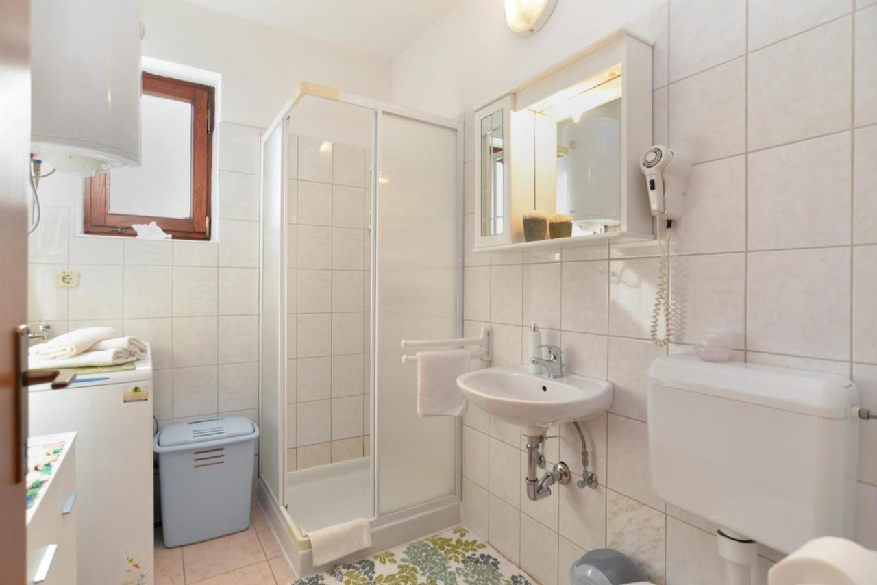 Apartment Jadranko 1761 Peroj Ngoại thất bức ảnh